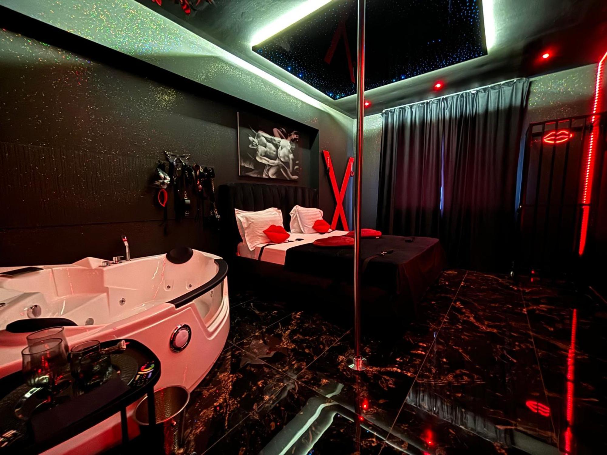 Romeo Nights - Love Rooms - Adults Only بوخارست المظهر الخارجي الصورة