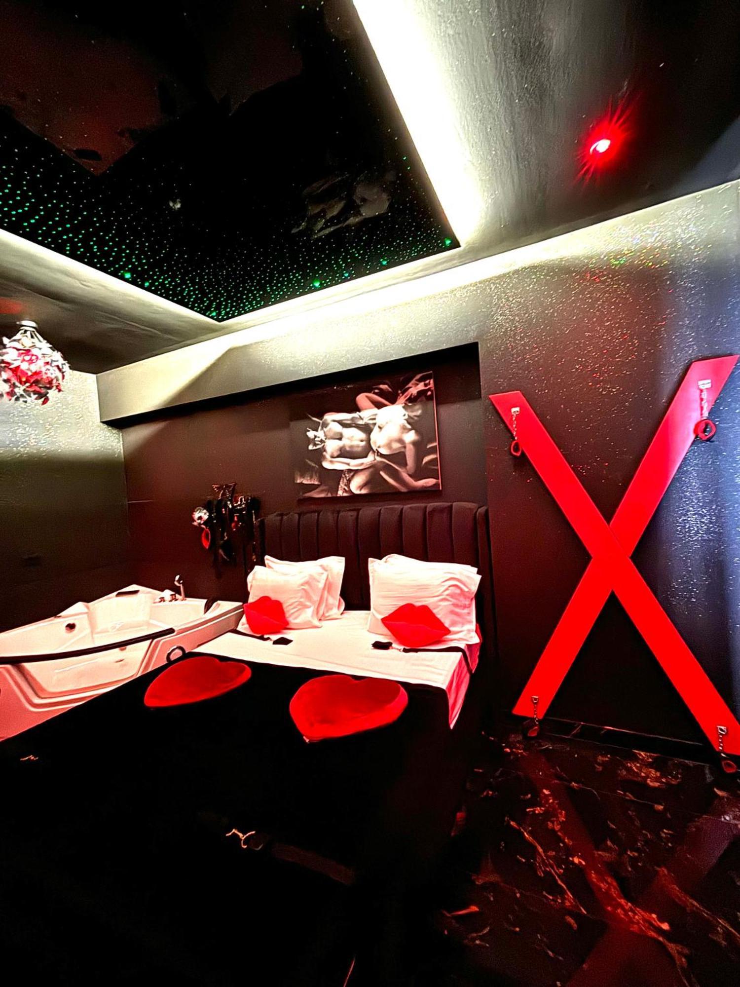 Romeo Nights - Love Rooms - Adults Only بوخارست المظهر الخارجي الصورة