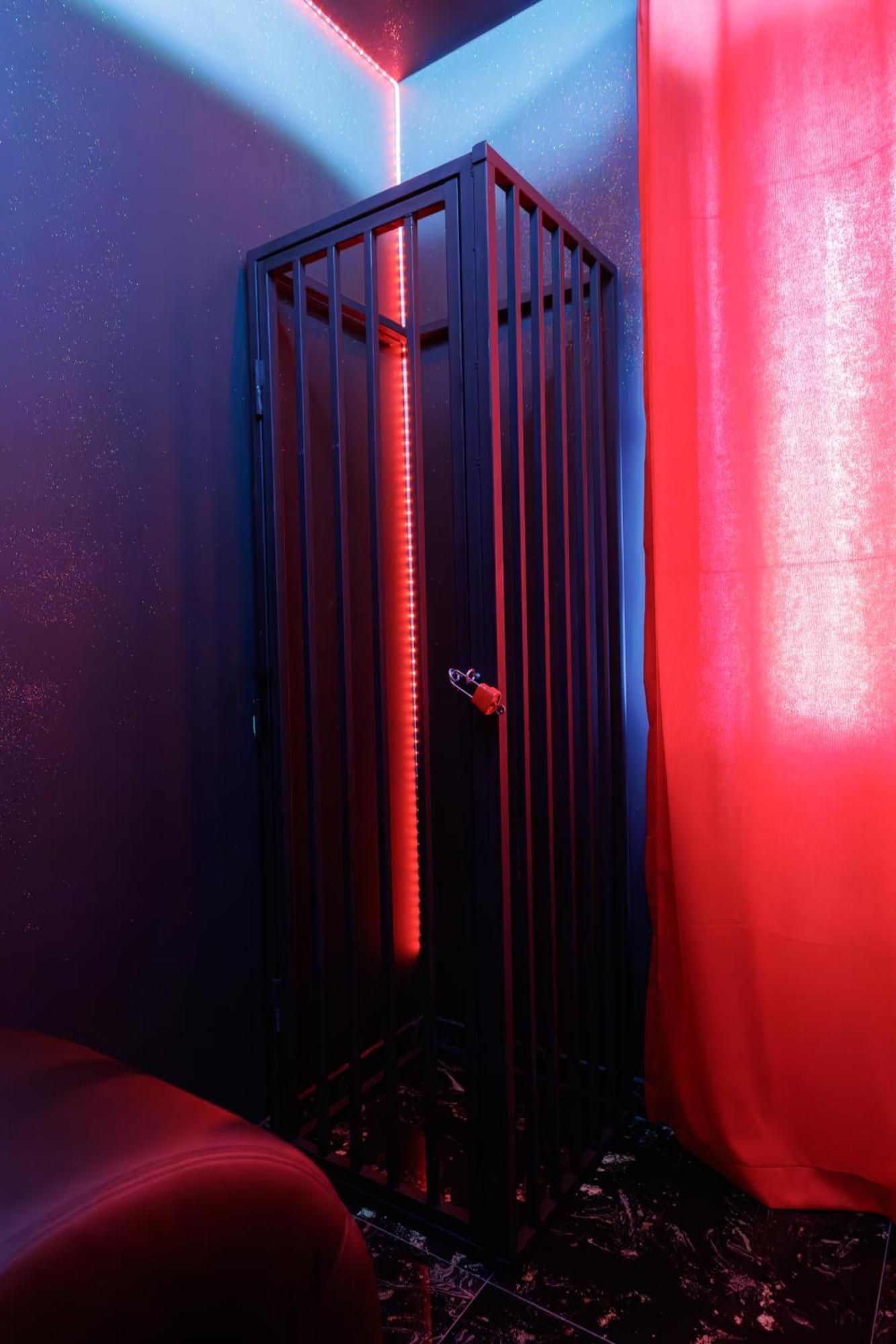 Romeo Nights - Love Rooms - Adults Only بوخارست المظهر الخارجي الصورة