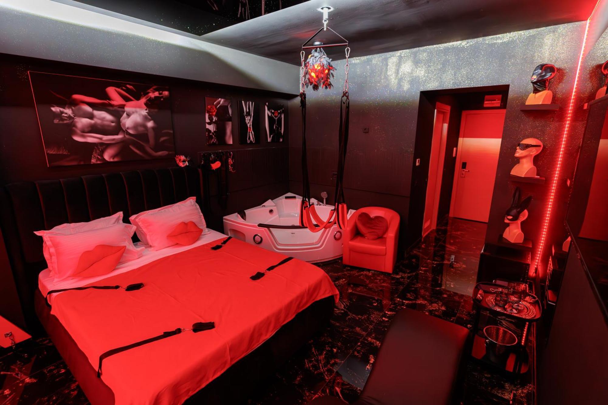 Romeo Nights - Love Rooms - Adults Only بوخارست المظهر الخارجي الصورة