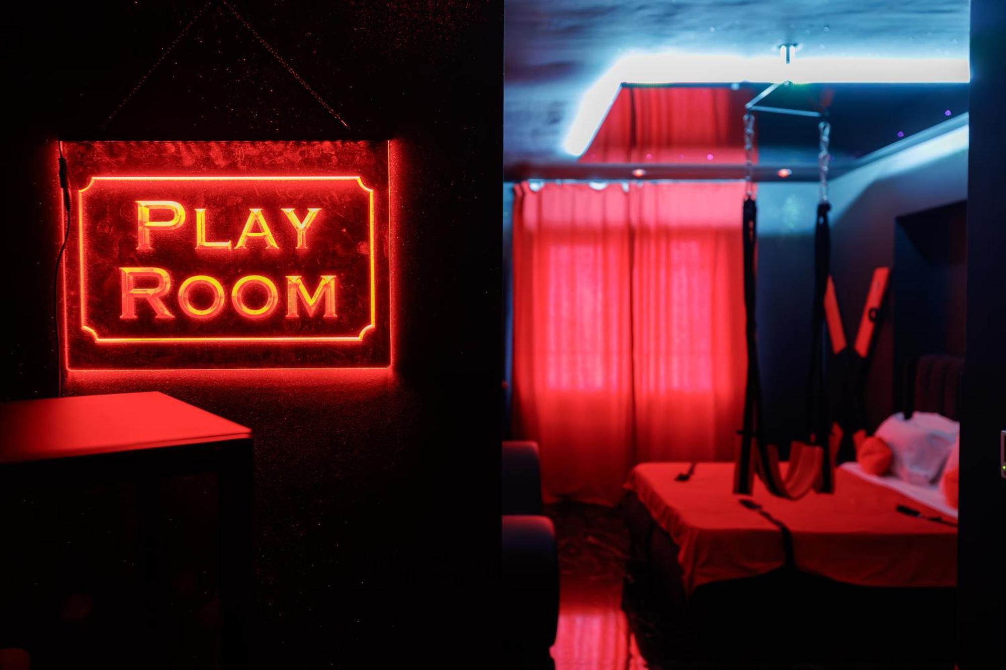 Romeo Nights - Love Rooms - Adults Only بوخارست المظهر الخارجي الصورة